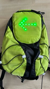 Batoh s LED diodami 5l - zelený - 3