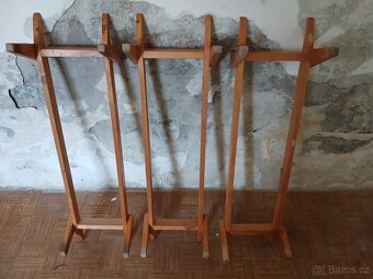 3x nohy ke komodam J.Jiroutek - 3