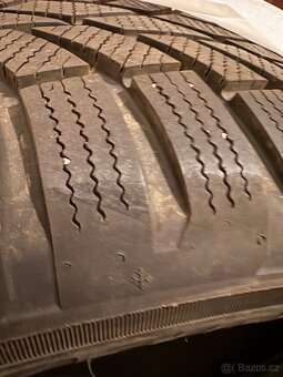 Prodám zimní pneu na škoda Karoq 225/50R18 95W - 3