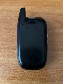 Samsung SGH-Z140 - 3