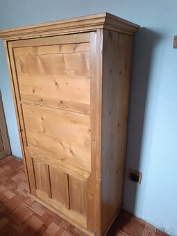 .Šatní skříň - 3