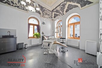 Prodej, komerční/ordinace, 134 m2, Komenského 264/5, 50003 H - 3