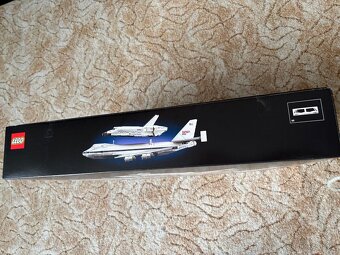 LEGO® Icons Nositel raketoplánů (10360) - 3