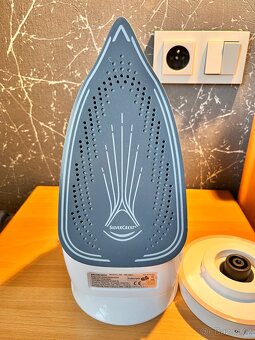 Bezdrátová napařovací žehlička - 3