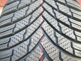 zimní pneu na Kamiq Octavia IV 205.55.17 95V XL - 3