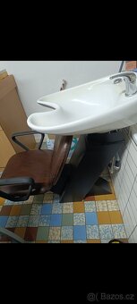 Kadeřnické křeslo s umyvadlem - 3