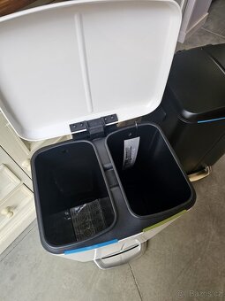 NOVÝ ODPADKOVÝ KOŠ 2X20 LITRŮ - 3