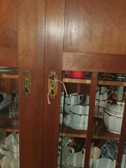 Kredenc se skleníkem - 3