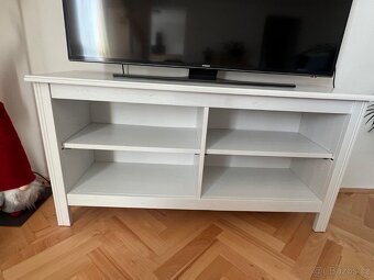 Skříň pod TV - 3