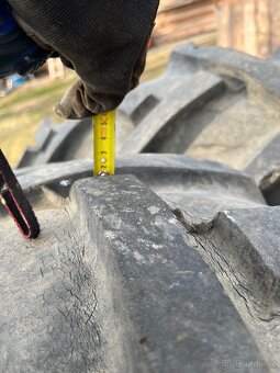 Kola Zetor 12,4-28 - 3