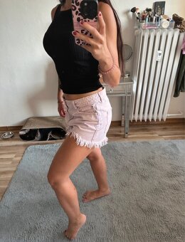 Růžové kraťasy - 3