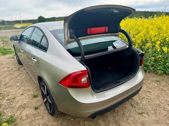 Volvo S60 (2011) - 3