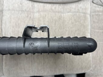 NOVÝ OEM Chladič BMW E30 M10 1.6i 1.8i - 3