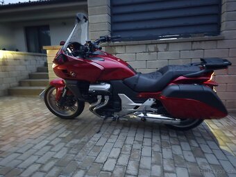 Honda V4 1300 jako Goldwing najeto 6.000 koupeno CR - 3