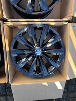 ORIGINÁL Alu Volkswagen Passat B7, B6 R17, 5x112 - TOP STAV - 3