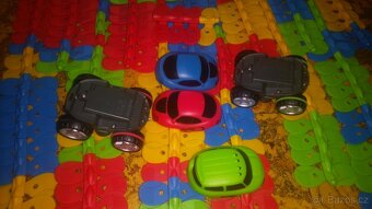 Flexibilní autodráha FleXtrem, Plastoví vojáčci, Roboti - 3