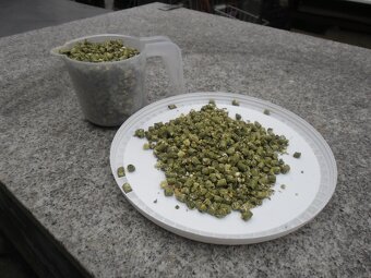 Kvalitní  králičí granule - 3