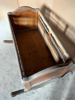 Stará dřevěná kolébka - původní stav - 3