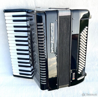 Nový akordeón BELTUNICA VIVALDI 80 basový- čiernej farby, kr - 3