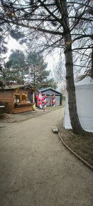 Prodejní stánek, skákací hrad, - 3