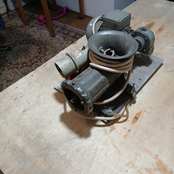 Elektrický mlýnek na maso MOTAVIA 22 - 3