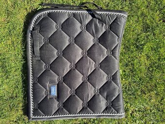 Podsedlová dečka EQUESTRIAN - černá, hnědá - 3