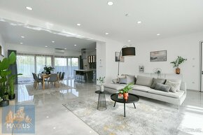 Prodej luxusního domu 5+kk/T (320 m2), pozemek 817 m2, Vysok - 3