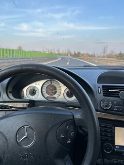 Předám mercedes w211 e320 r6 - 3