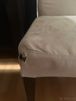 4 jídelní židle – světlé čalounění, dřevěné nohy - 3
