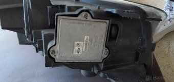Přední světlo Ford Kuga - 3