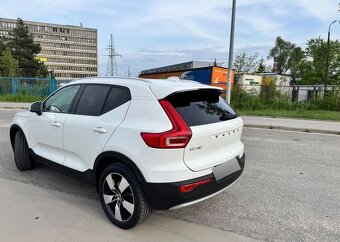 Volvo XC 40 D4 AWD Momentum Intro Edition - 3