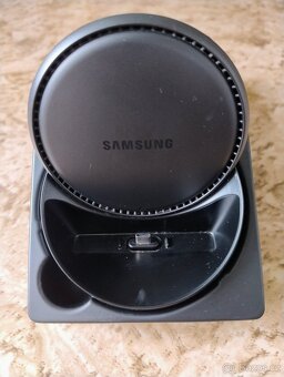 Samsung DeX Station - 3