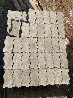 Dlažba zámková vlnka, tloušťka 6 cm, použitá, cca 25m/2 - 3