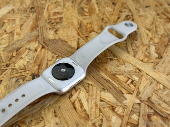 Apple Watch SE 40mm GPS 2022 ( Hvězdně bílý hliník ) - 3