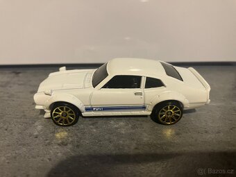 Hot Wheels custom Ford Maverick white - 3