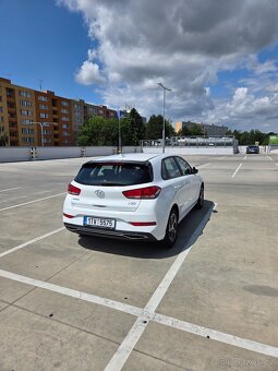 Hyundai i30 hatchback, 1.5, 58tis.km, v tovární záruce - 3
