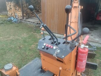 Minibagr Hanix-Mitsubishi - 3