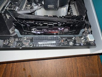 ROG CROSSHAIR VI HERO / Ryzen 7 1700 / 16GB DDR4 - 3