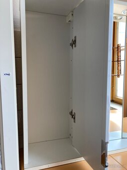 Koupelnová skříňka se zrcadlem - 3