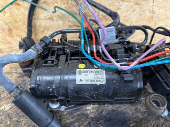 KOMPRESOR PODVOZKU VW PHAETON 3D0616005H - 3