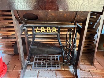 Šicí stroj Lada - 3