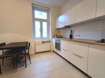 byt 2+1, 58m2, po rekonstrukci, Pod Čertovou skalou, Praha - 3