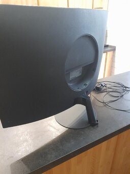 Prodám velký zahnutý monitor - 3