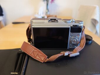 Fujifilm X-A5 + XC15-45 stříbrný - 3