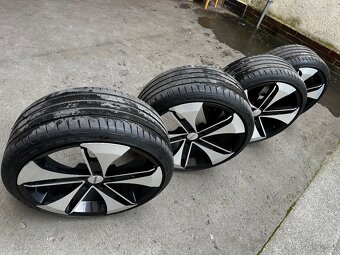 5x112 R19 225/35 - 3