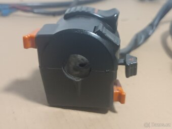 elektroistalace ČZ CAGIVA 180/487 spínačka ZADI - 3