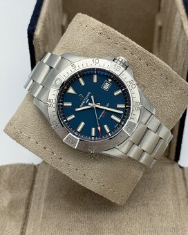 Breitling Avenger Automatic 42 - 3