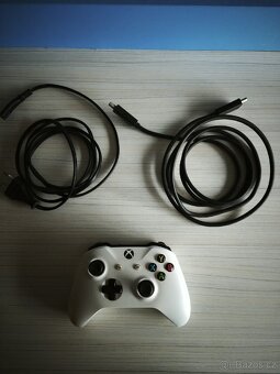 Xbox One S 500 GB + ovladač + 6 her - 3