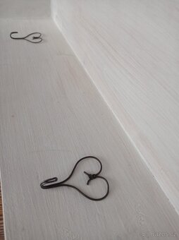 Bílá dřevěná polička 100 cm - 3