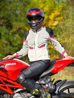 Damska perforovana bunda na motorku. - 3